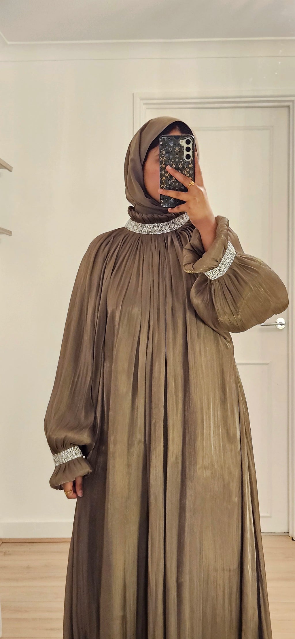 Nora Shimmer Abaya in Brown