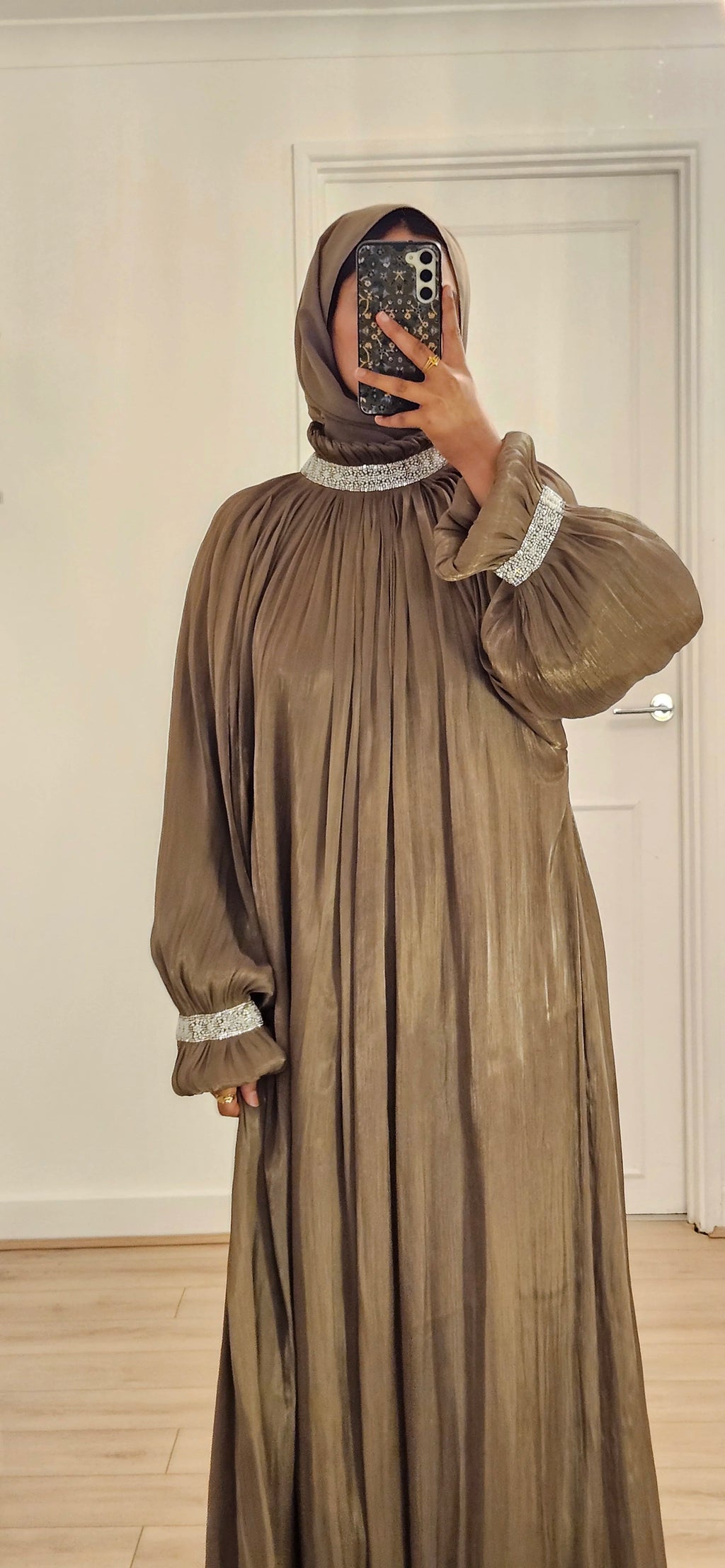 Nora Shimmer Abaya in Brown