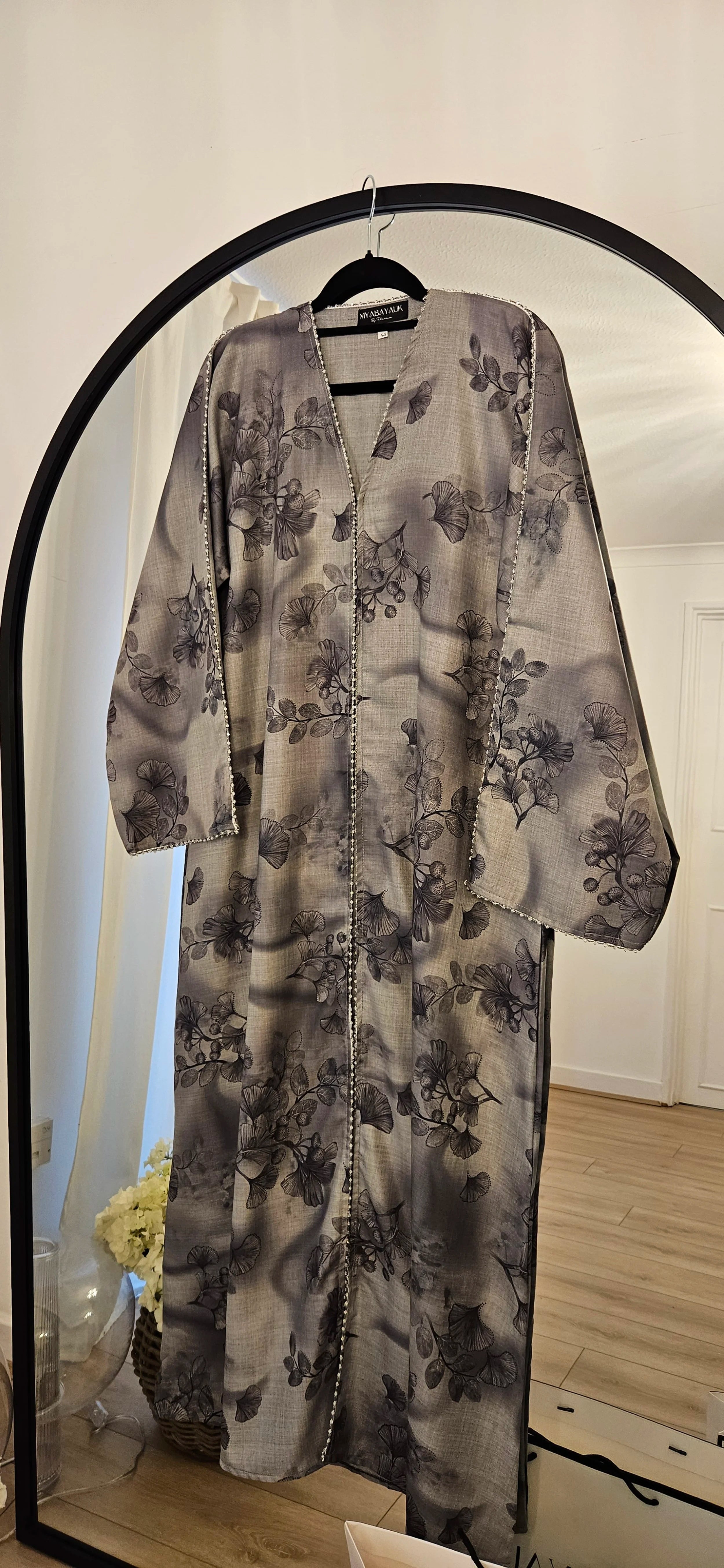 Jacquard Abaya in Grey