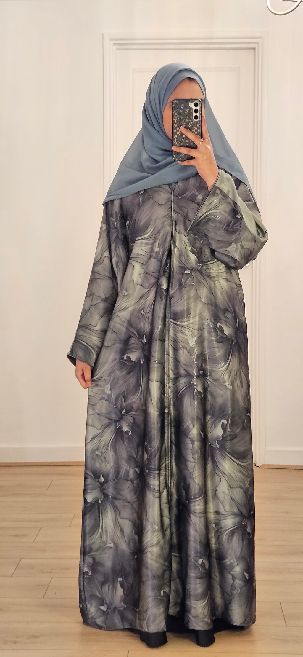 Closed Floral Abaya In Green