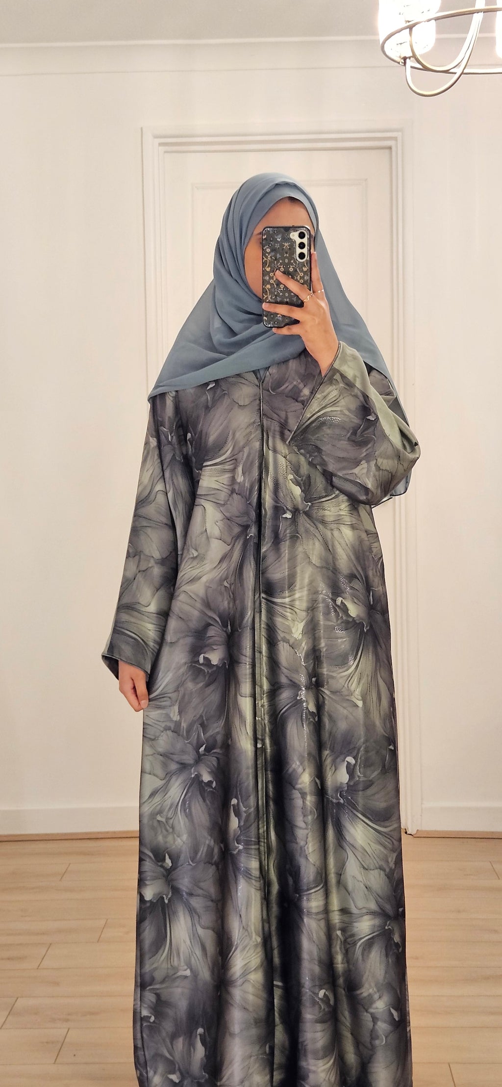Closed Floral Abaya In Green