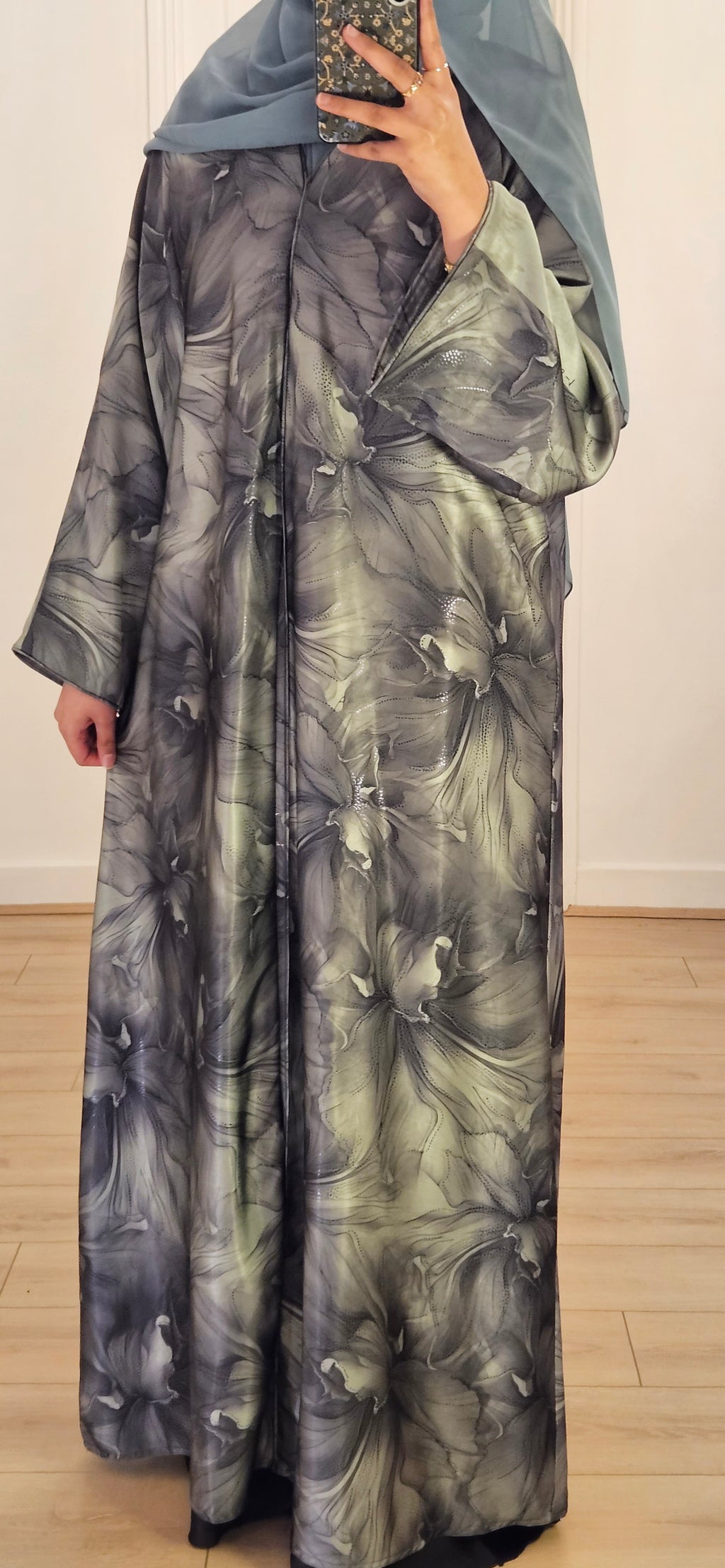 Closed Floral Abaya In Green
